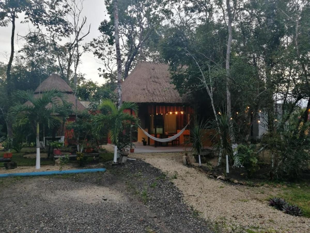 Hotel "Casa Las Lolas" Xpujil Exterior photo