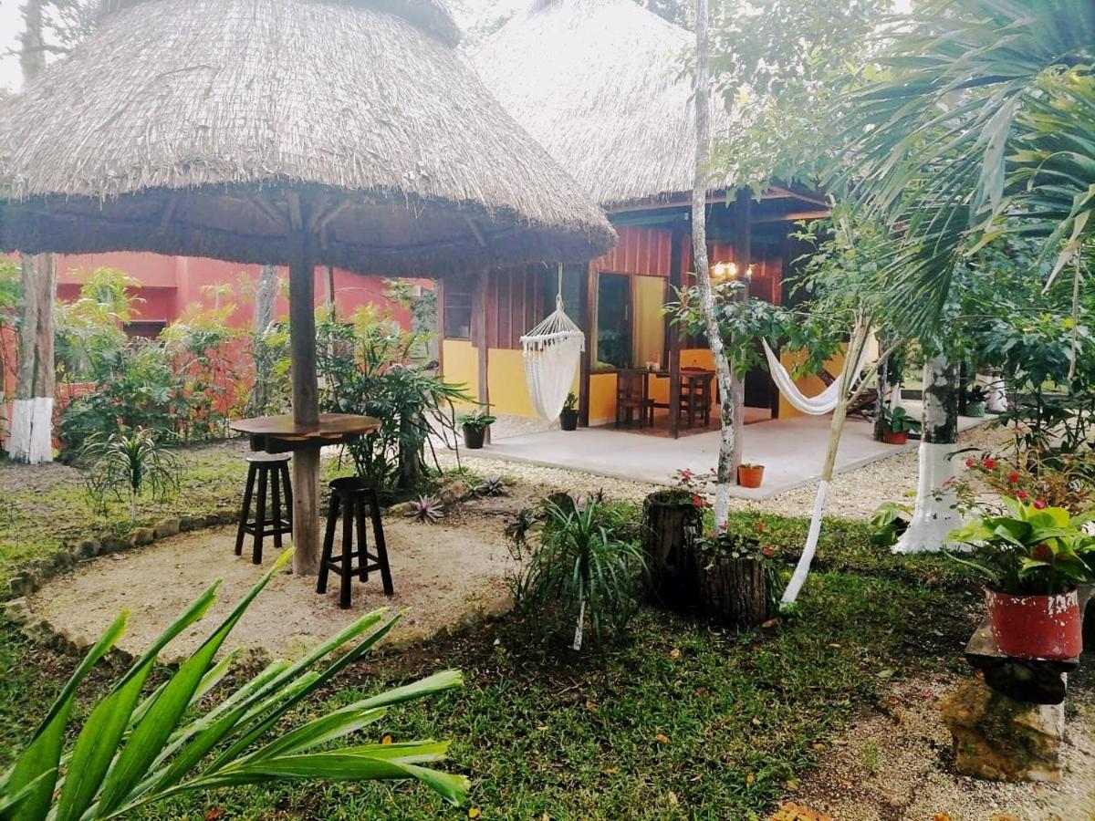 Hotel "Casa Las Lolas" Xpujil Exterior photo